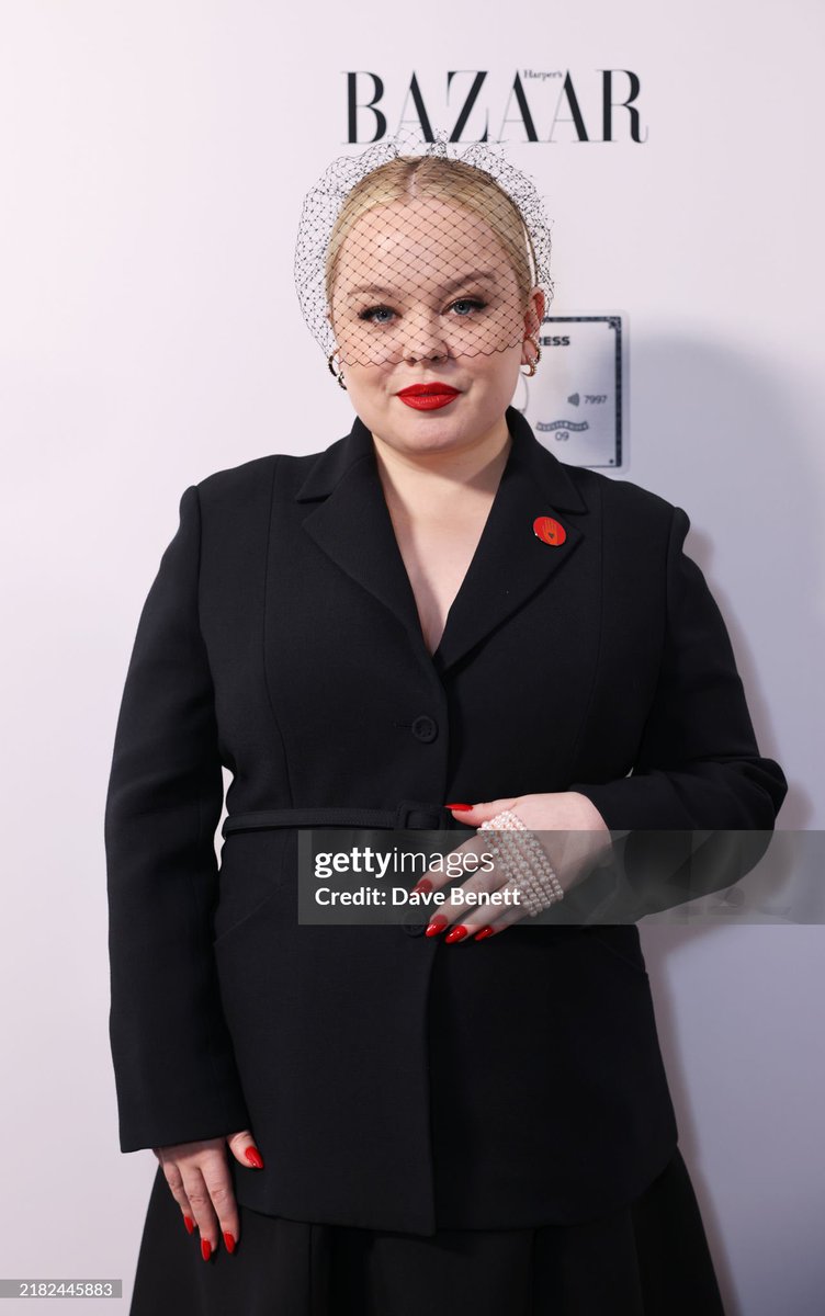 echesefa's tweet photo. I need her to play a sapphic villain like i need air https://t.co/JfJ3jKFq8O