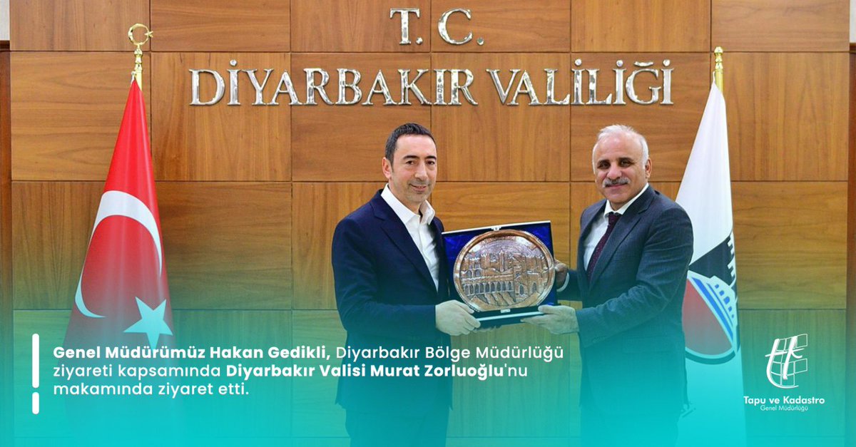 tkgmgovtr's tweet photo. Genel Müdürümüz Hakan Gedikli  Diyarbakır Valisi Murat Zorluoğlu'nu makamında ziyaret etti. Bölgedeki çalışmalarla ilgili karşılıklı fikir alışverişinde bulunuldu. Sayın valimize misafirperverliği için teşekkürlerimizi sunarız. #tapukadasto #diyarbakır https://t.co/NWiQ790iV2