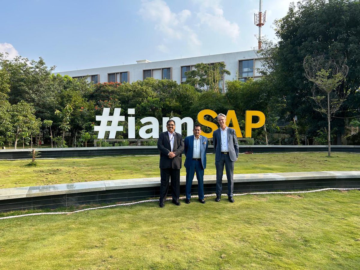 amitabhk87's tweet photo. Had a wonderful interaction on India’s growth story with the Supervisory Board and Executive Board of the German multinational software company led by Chairman Dr. Pekka Ala-Pietila  and CEO @ChrstnKlein. SAP employs 15,000 engineers in its Labs in India and will employ another 15,000 in its new campus in Bengalaru. A Gr8 story of #MakeInIndia tech solutions for the world. I wish SAP continued growth, progress and success. @AmbAckermann @gangadharansind @saplabsindia