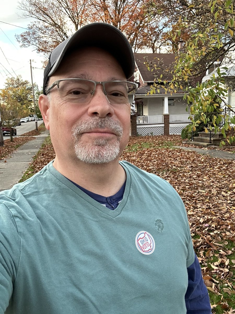 hankdrake's tweet photo. Woke up early, walked to the polls, and voted for #Harris_Walz2024 . https://t.co/6FwWW6BJaS