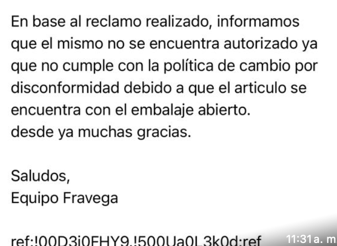 Tomasevidal's tweet photo. @fravegaonline cúchame: Te compré una heladera online luego de leer detenidamente la descripción. Llega y me encuentro que tiene "conexión a red"(info que no estaba en la web). Obvio q no puedo conectarla salvo que demuela media casa. Pido devolución y me responden esto. ES JODA? https://t.co/WxJMwQoNyQ