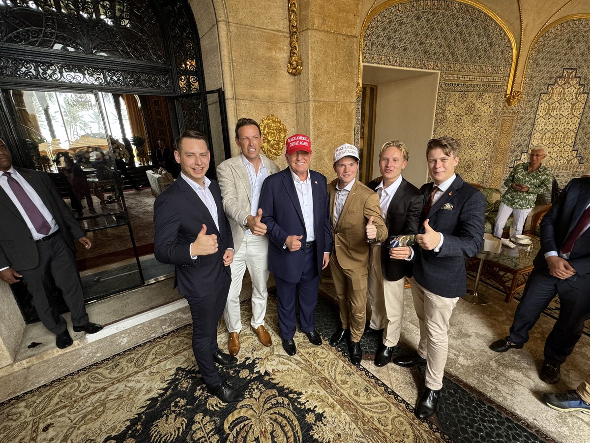 BeatAusBerlin's tweet photo. TRUMP!!! Wir haben ihn getroffen. @realDonaldTrump @dieketzer https://t.co/oNe4ZMZ5nT