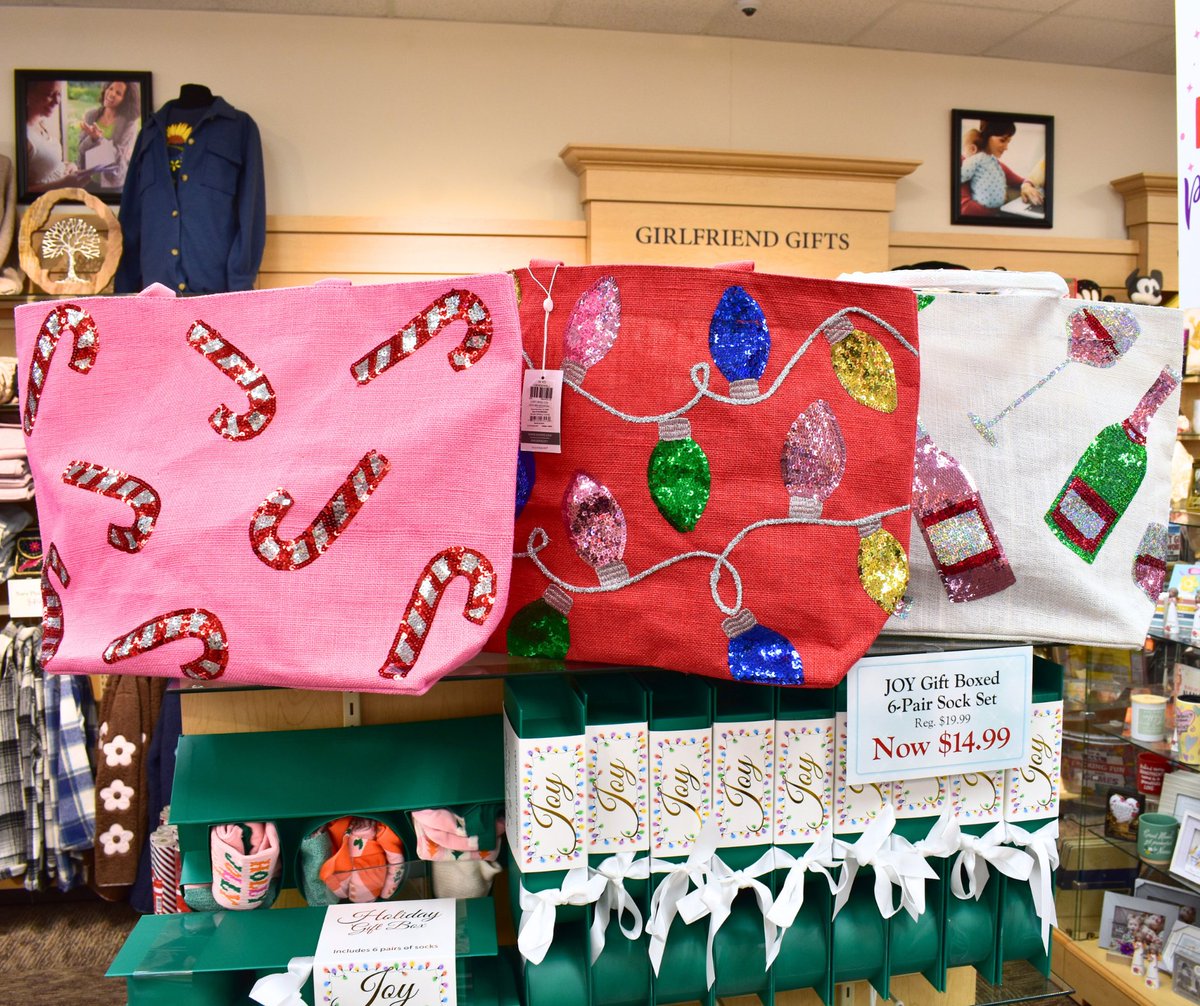 FredricksHM's tweet image. Got my Christmas shopping bag ready! 🎁

#fredrickshallmark #hallmark #christmas #christmastotebags #totebags #christmasbags #christmasgiftideas #giftshops #shoplocal