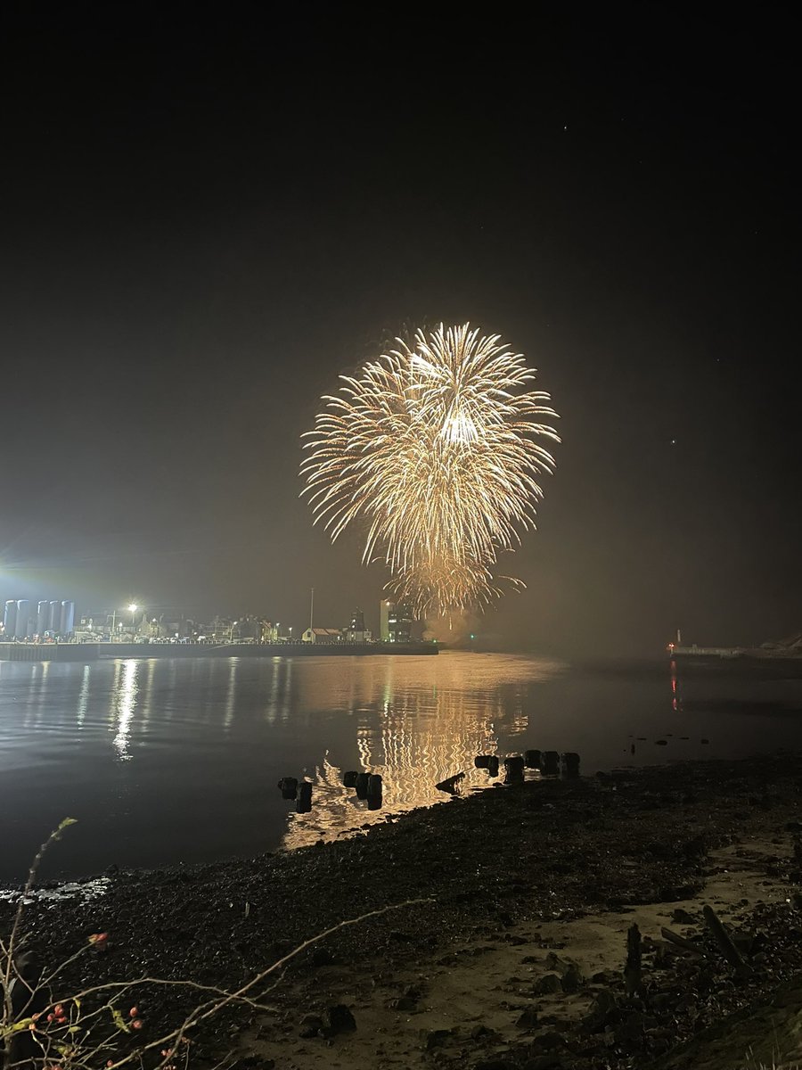 Andy_Pandyyyy's tweet photo. 🎆 https://t.co/zPbpi2aJKg