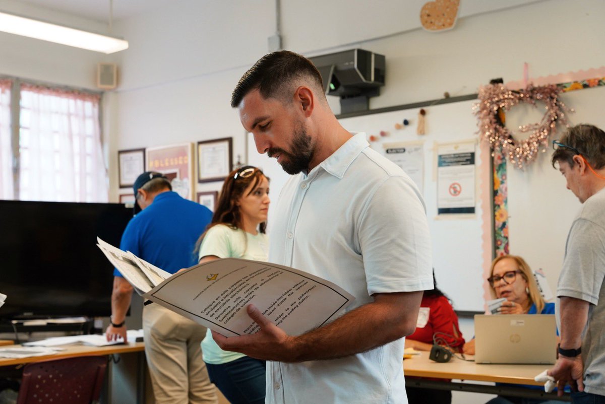 Que privilegio ver mi nombre en esta papeleta y tener la oportunidad de servirle a un pueblo lleno de amor, esperanza y resiliencia. 

¡Esto a penas comienza Trujillo!