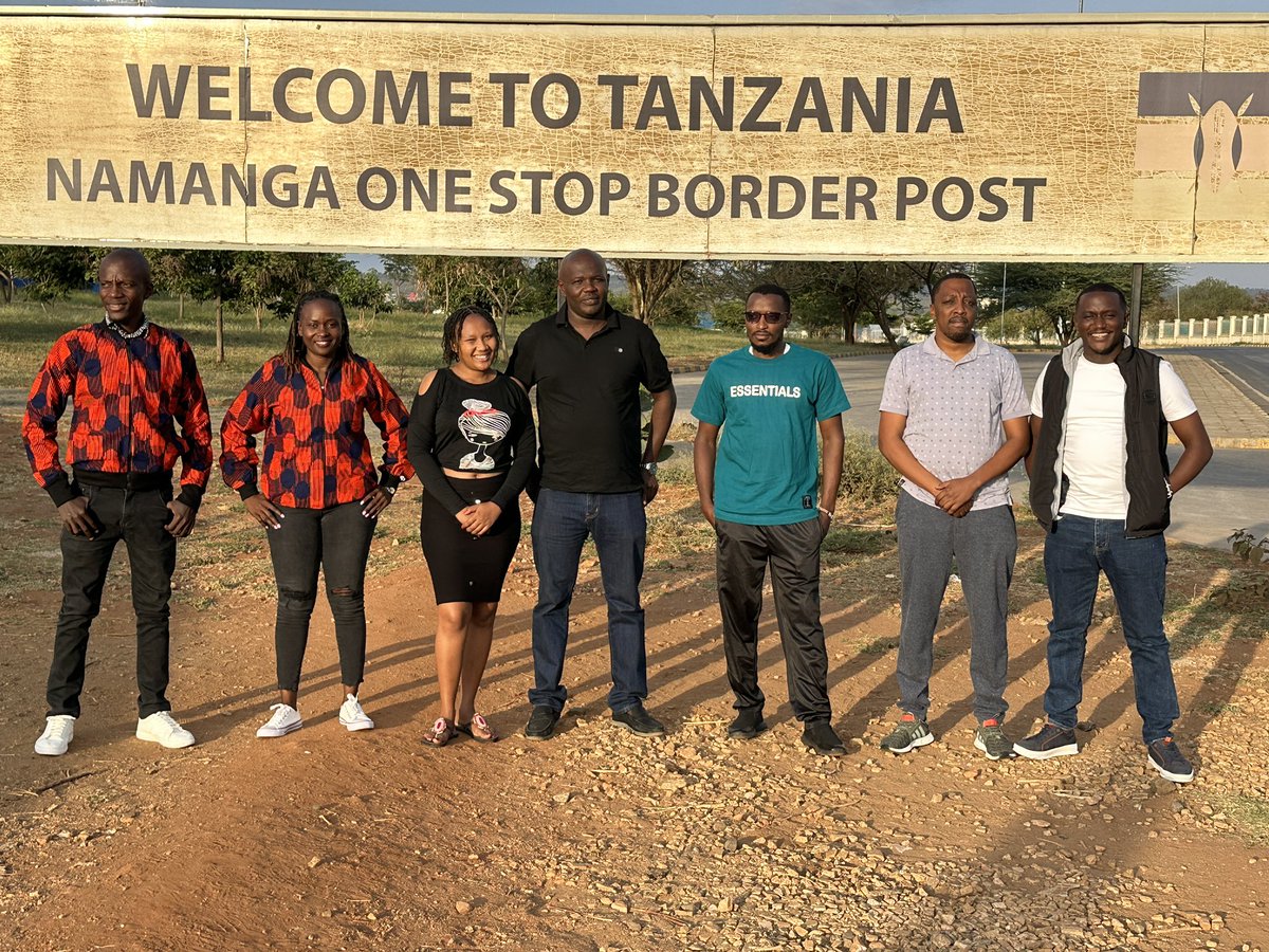 Hitechdigitals's tweet photo. Thread 🧵

1/ Our Cape Town journey began at 4:40 am from Kiambu Rd, Nairobi! By 6:30 am, we reached Namanga Border and after 3 hours of border delays, crossed into Tanzania. (I pray that someday it’ll be easy to criscross if not all Africa, atleast E.A without so much a hustle!) https://t.co/93Nu7SUQQu