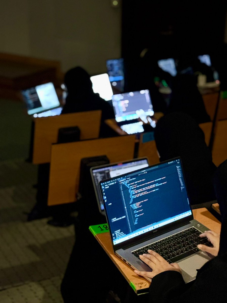 ccsit_pti's tweet photo. اليوم كان اختتام ورشة bootstrap!
شكرا لحضوركم🤩
ترقبو الفعاليات القادمة👀 

⁦#KFU_AIP_Club⁩ 
⁦#KFU_AIP_Learning
#Bootstrap_PTI https://t.co/Nk3e9EajLe