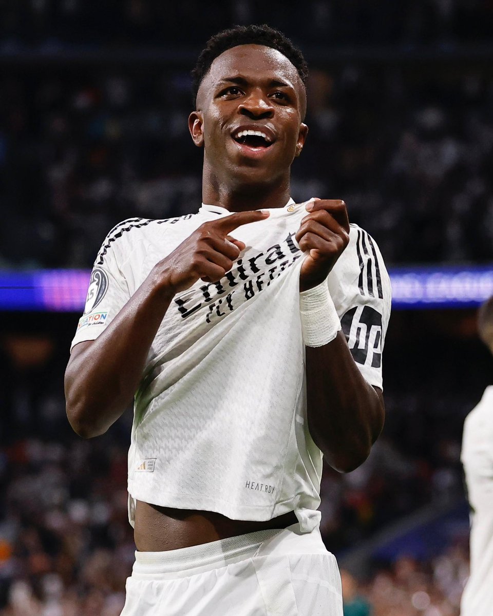 FabrizioRomano's tweet photo. ⚪️✨ Vinicius Jr scores his 4th goal in 4 Champions League games this season.

The first one after the Ballon d’Or drama 🇧🇷 https://t.co/QVBdmTR6hG