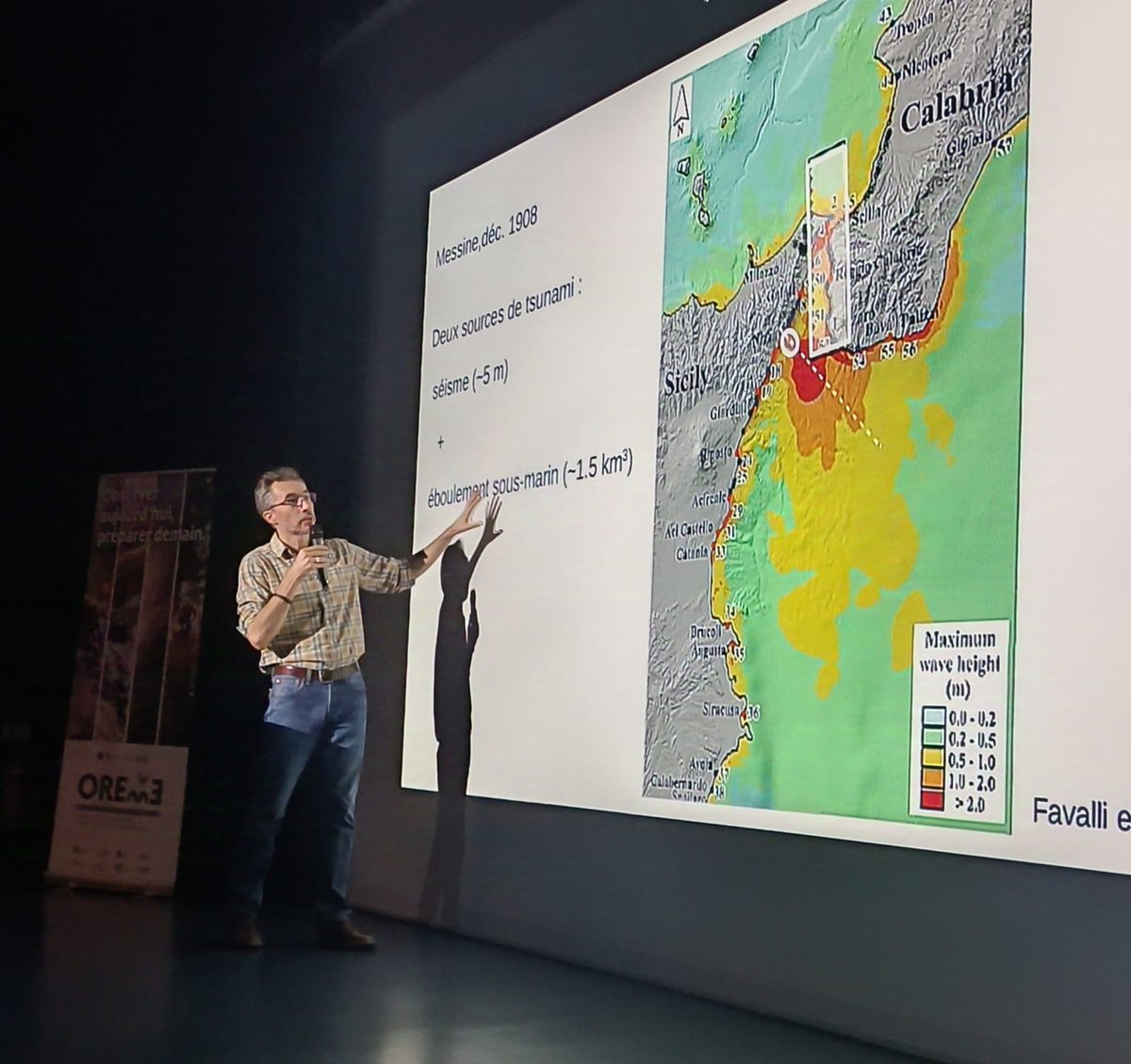 Saviez-vous que la Méditerranée est un hot spot pour les séismes et tsunamis ? 🌊 "Les plaques tectoniques Afrique et Eurasie y jouent à cache-cache, créant des tensions pouvant secouer le bassin méditerranéen" Stéphane Mazzotti #ConférenceOREME #PlanetOcean #AnnéeDesGéosciences