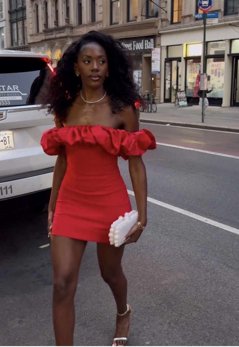 Esha Glows tweet media