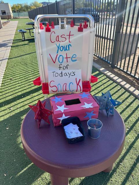 CommunityDv's tweet image. Norterra Canyon Preschool voted today. The children casted their voted between cereal or a bagel for their snack today. ♥️🤍💙 @dvusd @norterra_canyon_school #wevegotwhatyouwant