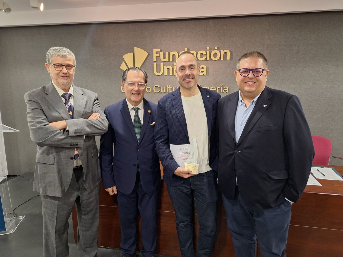 proalmerienses's tweet photo. Agradecer a @AP_APAlmeria y a su presidente @JoseMBretones por la invitación a la entrega del XII Premio Internacional de Periodismo #Colombine.
Muy interesante y actual el reportaje ganador, “El Género de la Inteligencia Artificial” de @Teknopolis_etb, FELICIDADES @larranaga_jon https://t.co/Z7lzWtBrSl