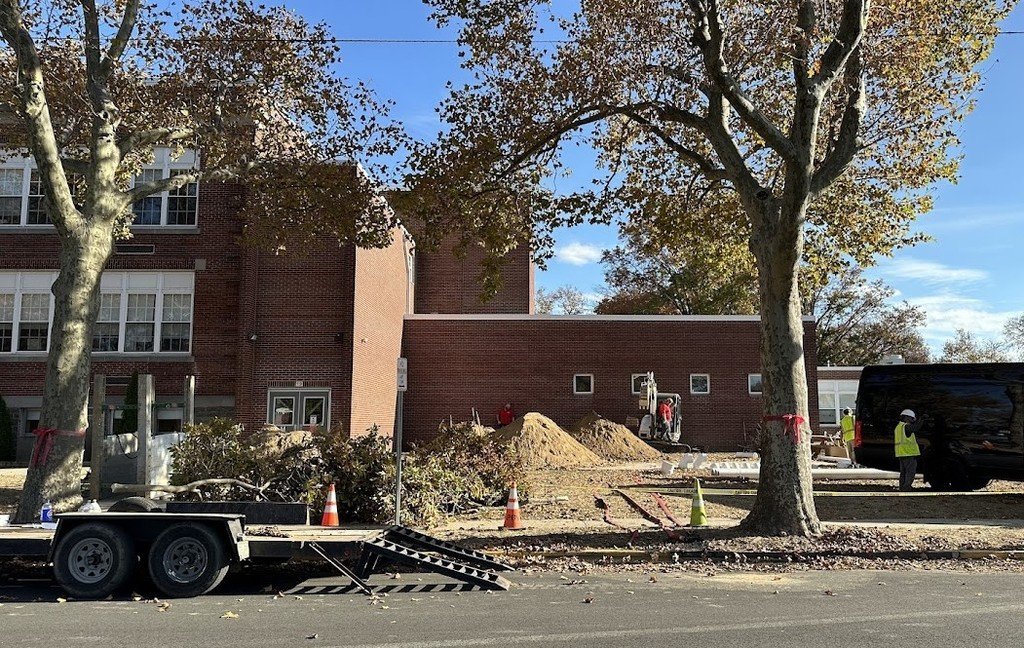 lsaboPHS's tweet image. This ol' building is truly something many Palmyrians can relate to!  Last week our Auditorium Floor Mens Room had major issues!  Turns out it was a break in the sewer pipe on the 4th Street Side that needed to be replaced.  Mr. Holt &amp;amp; emergency contractors to the rescue! #Proud