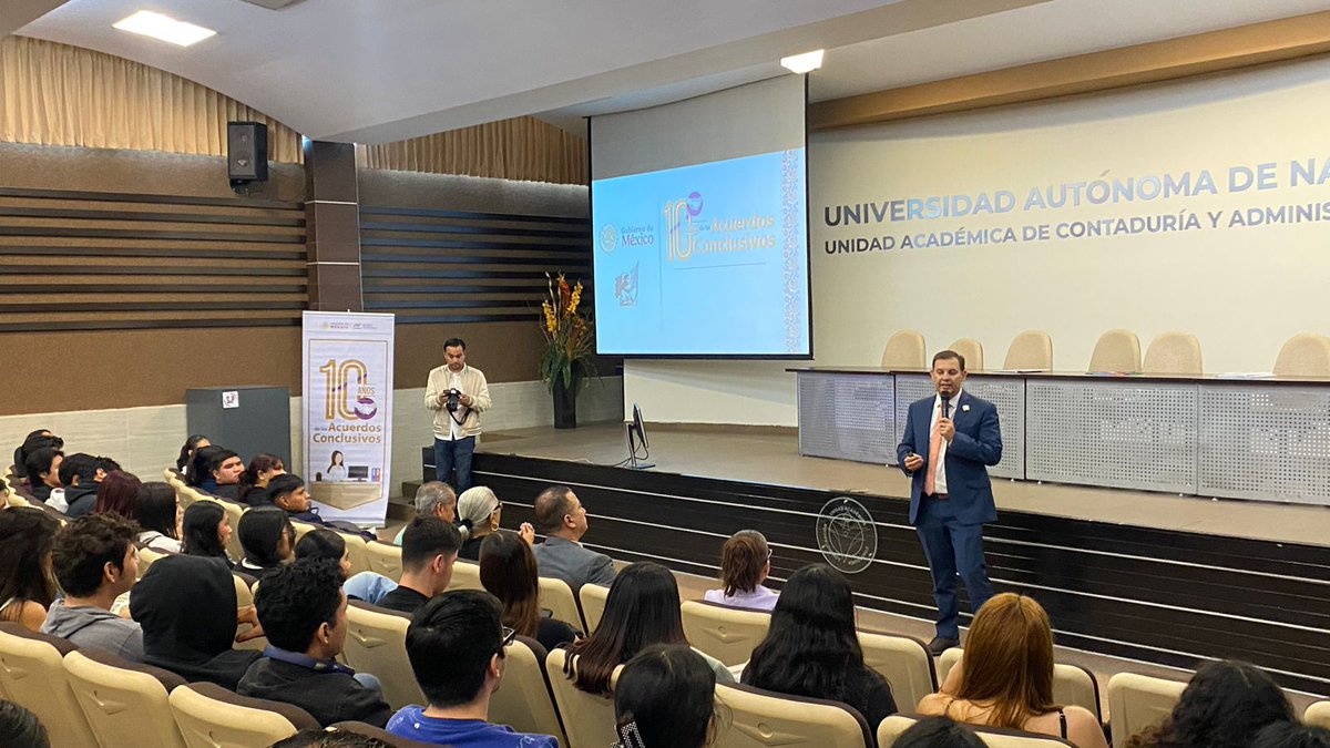 ProdeconMexico's tweet photo. 🎉¡Celebramos 10 años de los #AcuerdosConclusivos!🎉

En un magno evento, el Lic. Sergio Luis Cázarez Santiago (@sercaz25), Delegado de #PRODECON en Nayarit, destacó la importancia de esta figura y los beneficios para las personas contribuyentes.👥 

Agradecemos a todas las personalidades que nos acompañaron.⭐️¡Vamos por más años de éxito!⭐️

#PorTiEstamosAquí
#DelegaciónNayarit