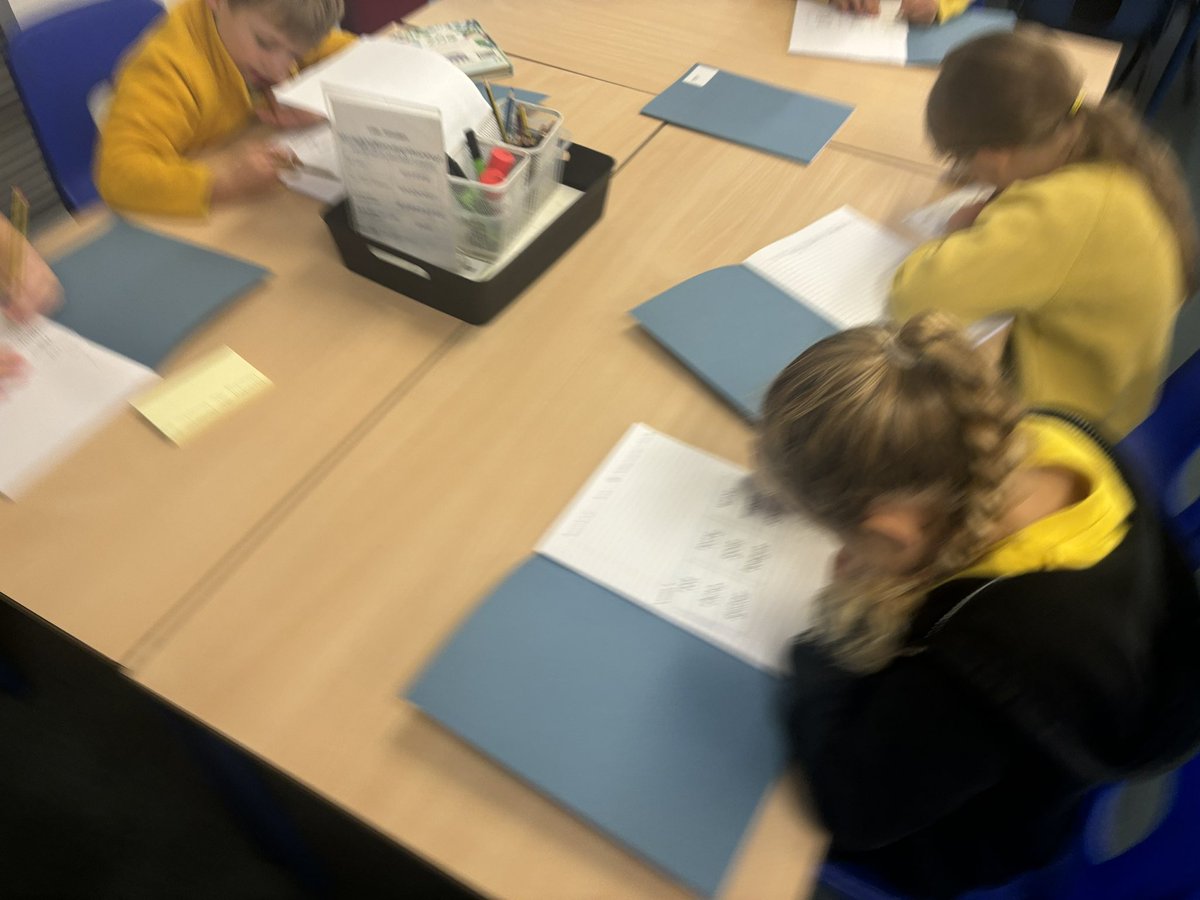 Our first Spelling Rules lesson today! For this we sit at our tables for the whole lesson! Very grown up!