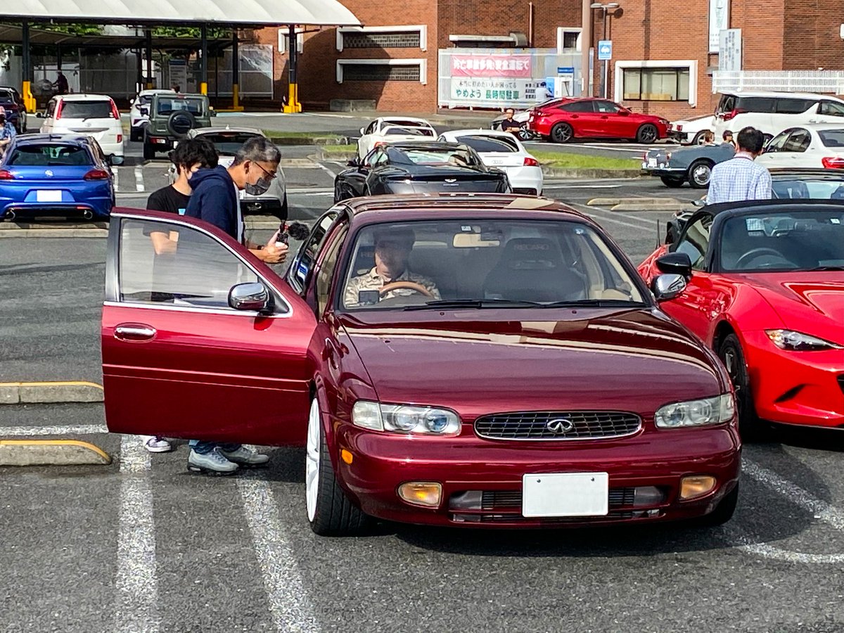 1JRt4kL9L2VmASS's tweet photo. 11/24三重県津市にて開催 USDMJamにエントリーしました!
私の愛車はご存知?の通り不人気車でアフターパーツが無く、唯一のカスタムは輸出車であるINFINITI J30の純正パーツで"北米仕様"にする事でした。
1度参加したかったイベントでしたので楽しんで来ます\(^_^)/
#usdmjam
#usdm
#infinitij30 https://t.co/NPv3ATFIe8