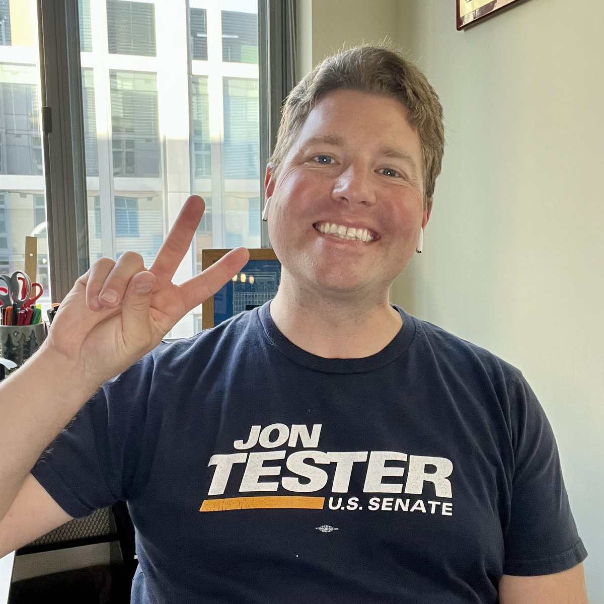 brycebennett's tweet image. Happy Election Day! 

Dialing for Kamala while supporting my home state hero.