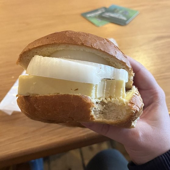 No Context Brits tweet media