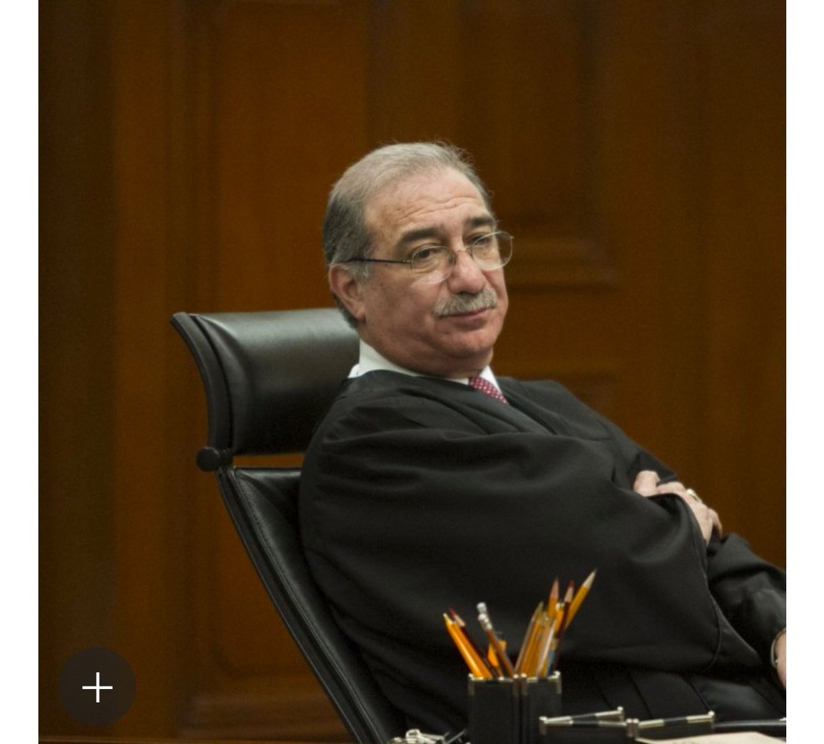 GuacamayanLeaks's tweet photo. La Fiscalía de la CDMX y la Cámara de Diputados amenazaron al ministro Alberto Pérez Dayan con abrirle un caso por abuso sexual, eso fue motivo para que cambiará su voto y su opinión a favor de la dictadura.

#GuacamayaLeaks
#GuacamayaNews https://t.co/AJL9w5JjKr