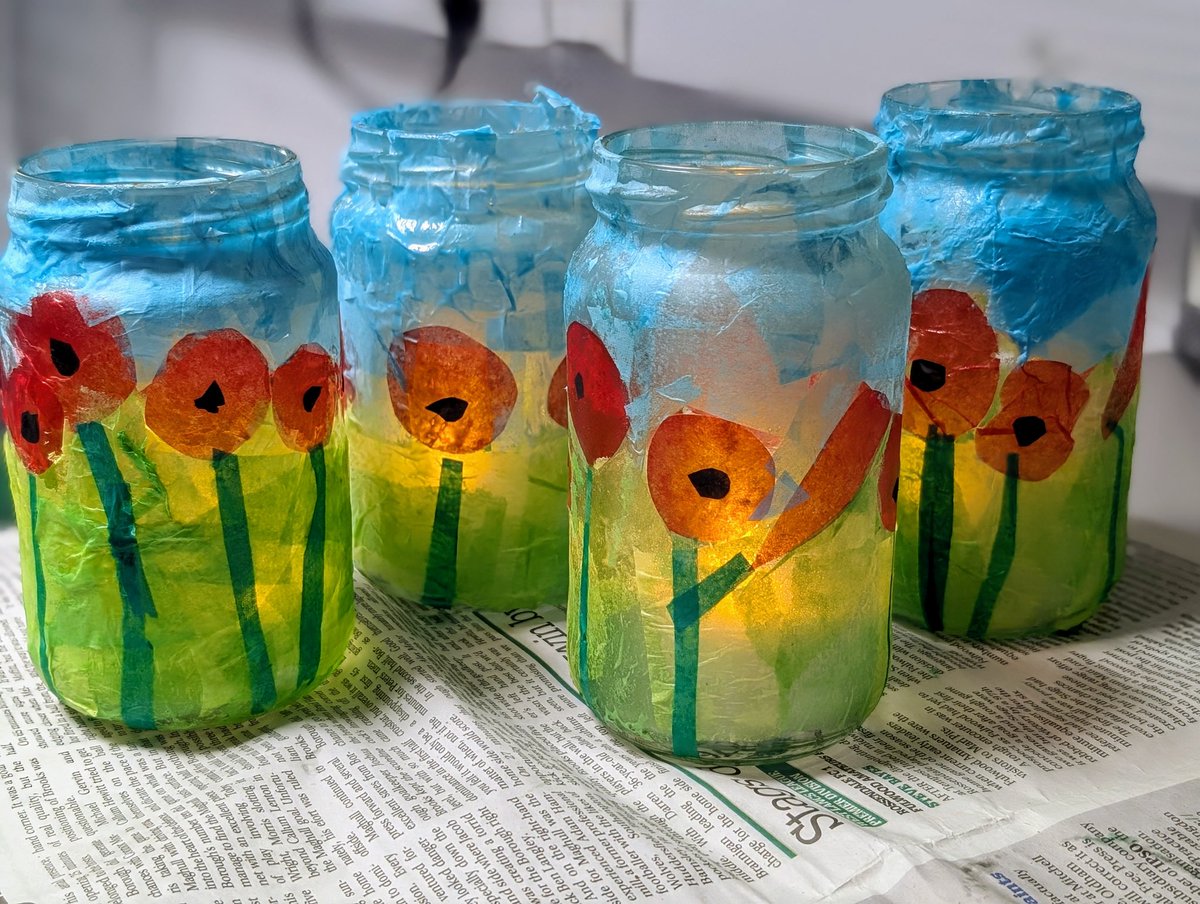 Crawshawboothps's tweet image. This afternoon, we welcomed some children from Woodnook Primary to our Year 5/6 More Able Art event. Our talented artists made these fabulous Remembrance tealight jars! 🌺
#primaryart #Remembrance