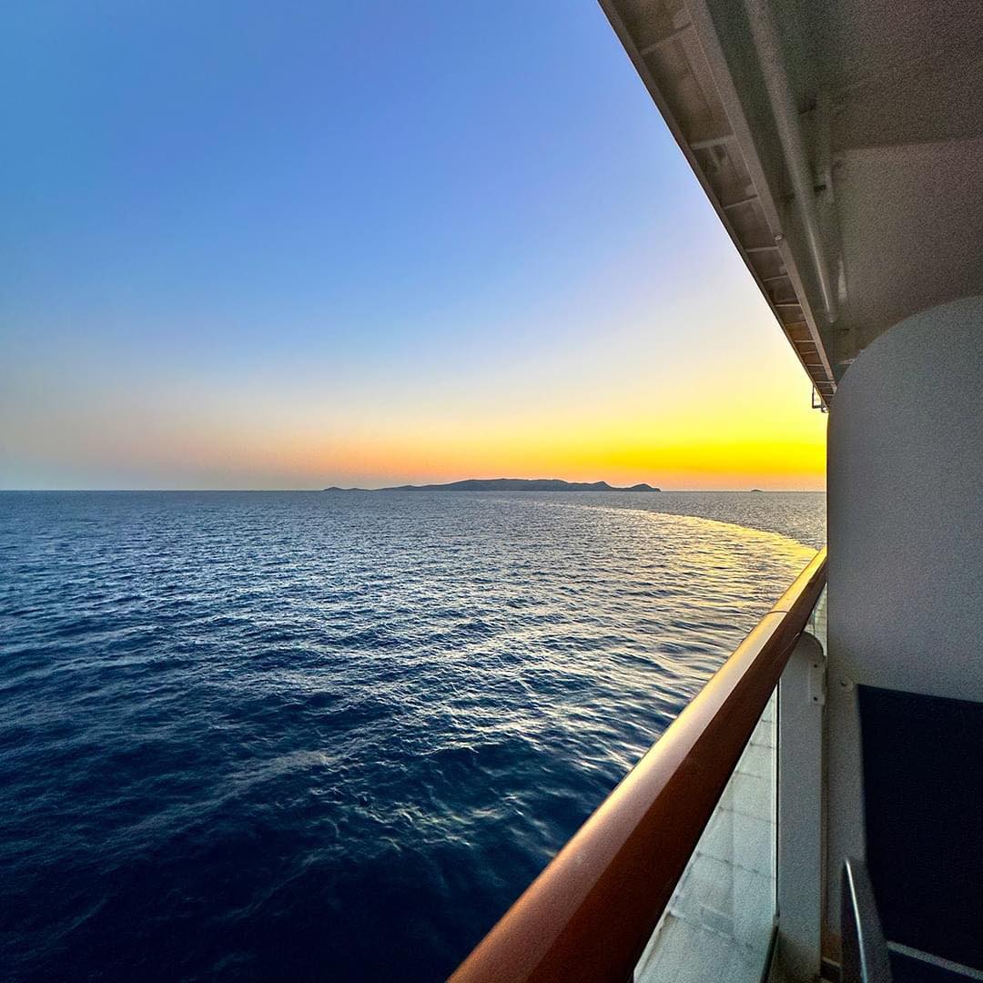 SmartCruiser's tweet image. 🚢 Exclusive Norwegian Cruise Line Promo! 🚢

Get up to $200 Onboard Credit for Balcony Rooms &amp;amp; above on 7+ night cruises! 🌅

✨ Book by Nov 14 to lock in this amazing offer!

👉 Book now: book.smartcruiser.com/swift/cruise?s…