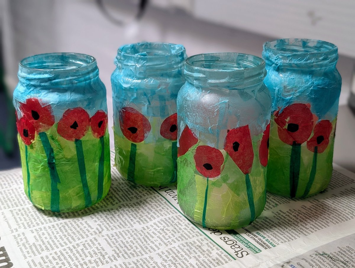 Crawshawboothps's tweet image. This afternoon, we welcomed some children from Woodnook Primary to our Year 5/6 More Able Art event. Our talented artists made these fabulous Remembrance tealight jars! 🌺
#primaryart #Remembrance