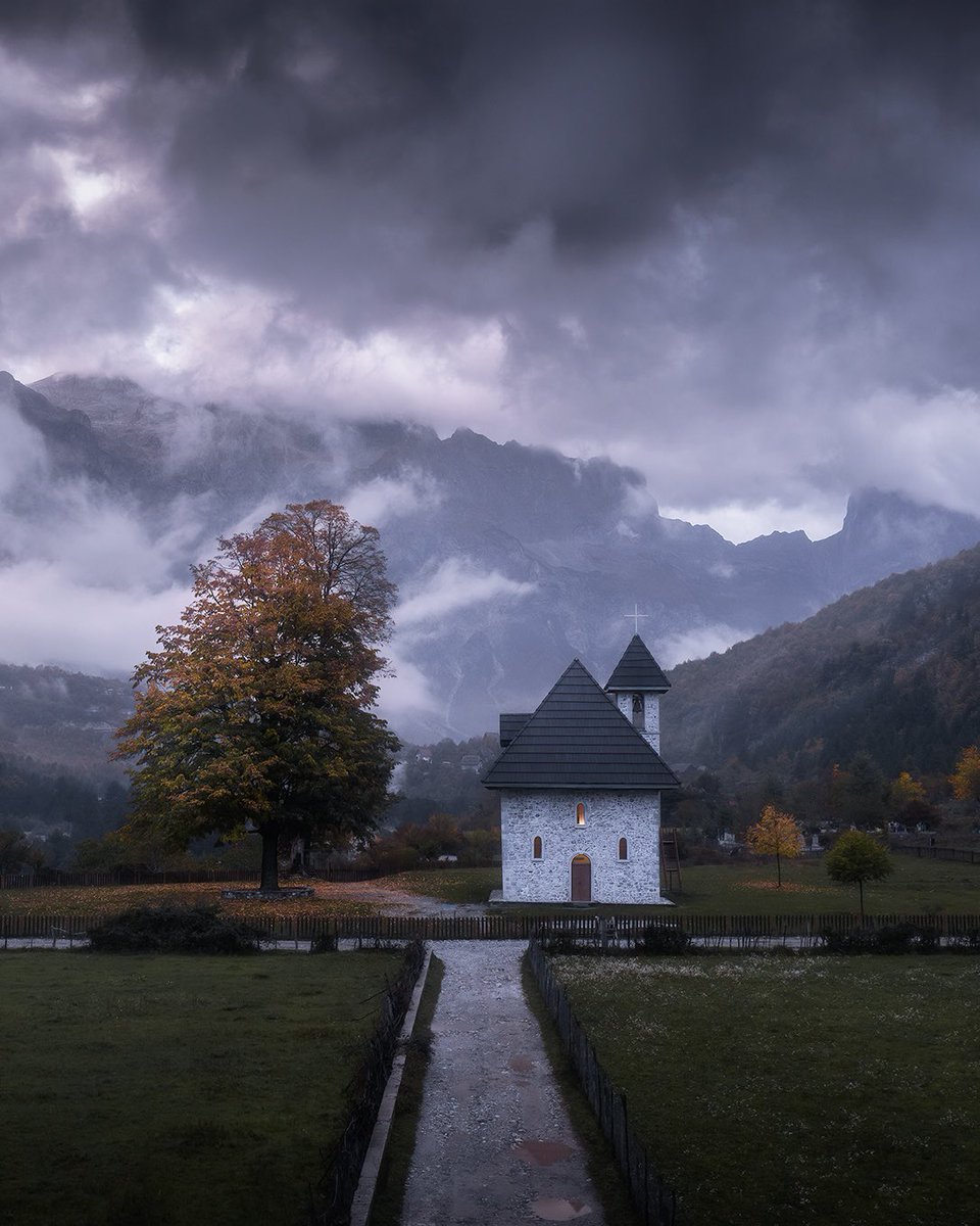 BleronCakaa's tweet photo. Fall in Theth National Park, Albania 🍂🇦🇱
-
1. Qendër, Theth
2. Syri i kaltër, Ndërlysaj
3. Lumi i Shalës
4. Kisha e Thethit https://t.co/BfePr6UUFO