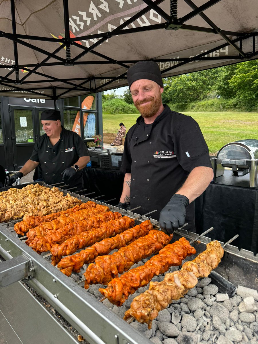 greekoutdoors's tweet photo. #sbswinnershour The Best #Gyros cooked over hot Coals #whereveryouare #whatevertheweather #whateverthereason https://t.co/JLfack2I4y