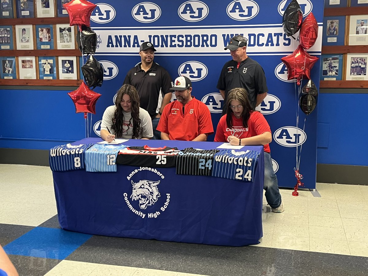 24_ryater's tweet photo. It official!!! Thank you to all my friends and family who have supported me through this journey. Can wait to be a dirty bird!!!!! @KY_BombersL @cjwright1w https://t.co/uOnNOSpQo9