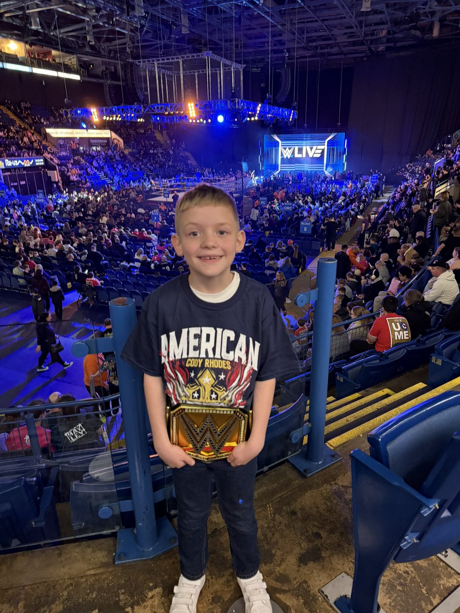 mitchellkirky's tweet photo. WWE Debut! 

#WWENottingham https://t.co/JSVL6lhmGw