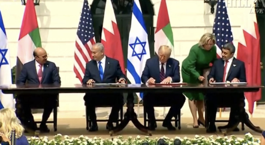 AbdulWahid_X's tweet photo. 6/ Trump, in his last term, was seen as less interventionist, launching fewer wars than his predecessors. But he still prioritized securing “Israel” by normalizing relations with Arab states—bypassing Palestinians entirely. #MiddleEast #TrumpForeignPolicy https://t.co/vq5q5AfSZB