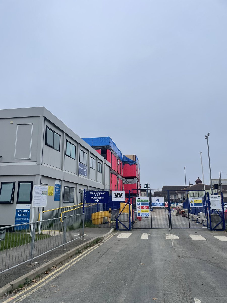 Dropping off a patient at Warwick Hospital today for an OPD  appointment Amazing to see the upgrade work going on. Good job he wasn’t trying to park🙈
#ProudNED