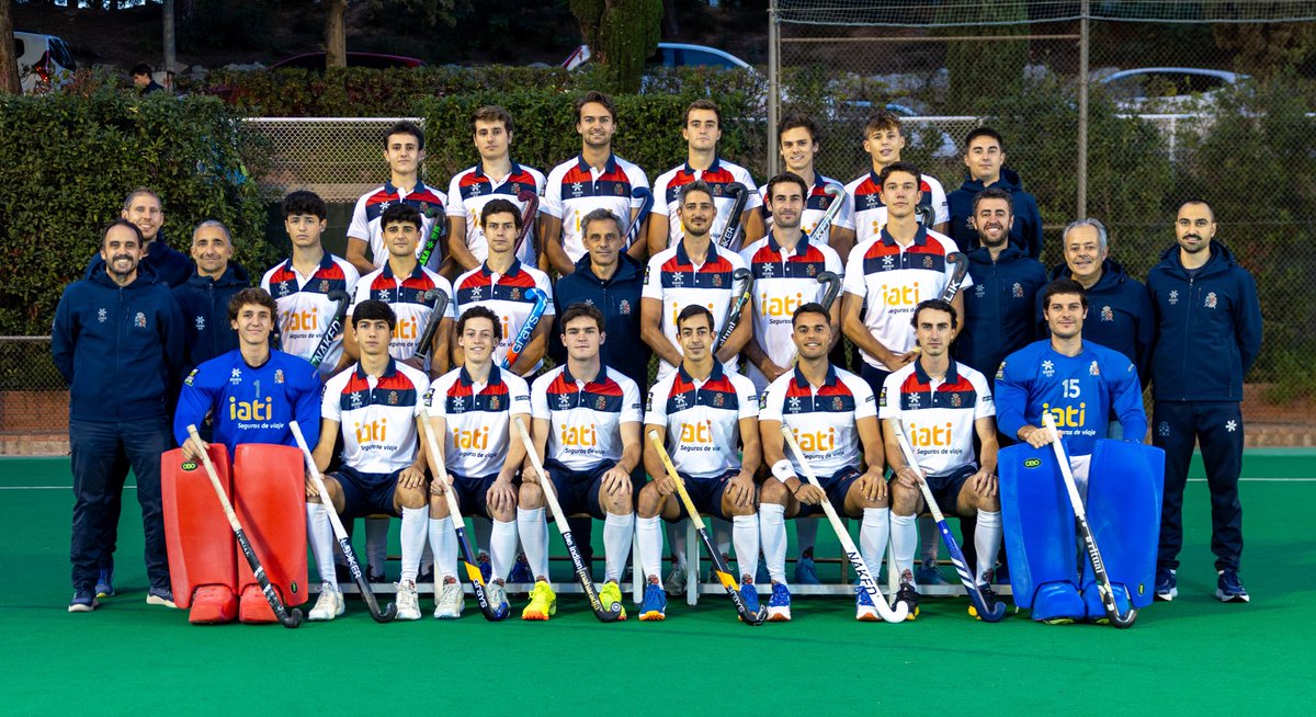 jordialastrue's tweet photo. TEMPORADA 2024/2025
Aquí están los dos equipos de división de honor de la línea masculina del @RCPoloBarcelona. Ciclo nuevo para ambos, multitud de cambios pero, una ilusión especial y muchas ganas de lograr los objetivos juntos.
Vamos a por ellos! 🔴🔵⚪️
#AlePolo https://t.co/vVDKri88Gr