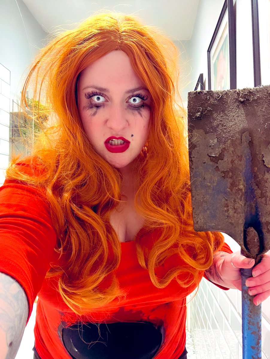 victoria_irvine's tweet photo. She managed it #DeathBecomesHer https://t.co/MasVrChy72