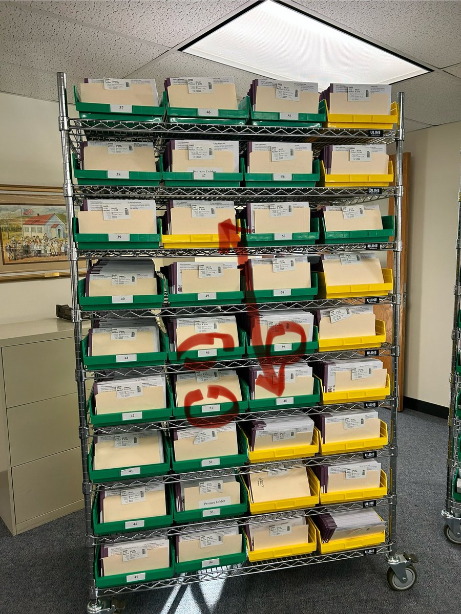 PostMasterMFR's tweet image. @elonmusk this inside of the #MonroeCounty #PennsylvaniaVotes #Tabulation #VoteRedAcrossTheBallot #USElection2024 #Mail Monroe-County Board of Elections Tabulation process area-#Commisioner-DavidCParker is not involved in the [minutia] of the process of labeling the trays. 
He…