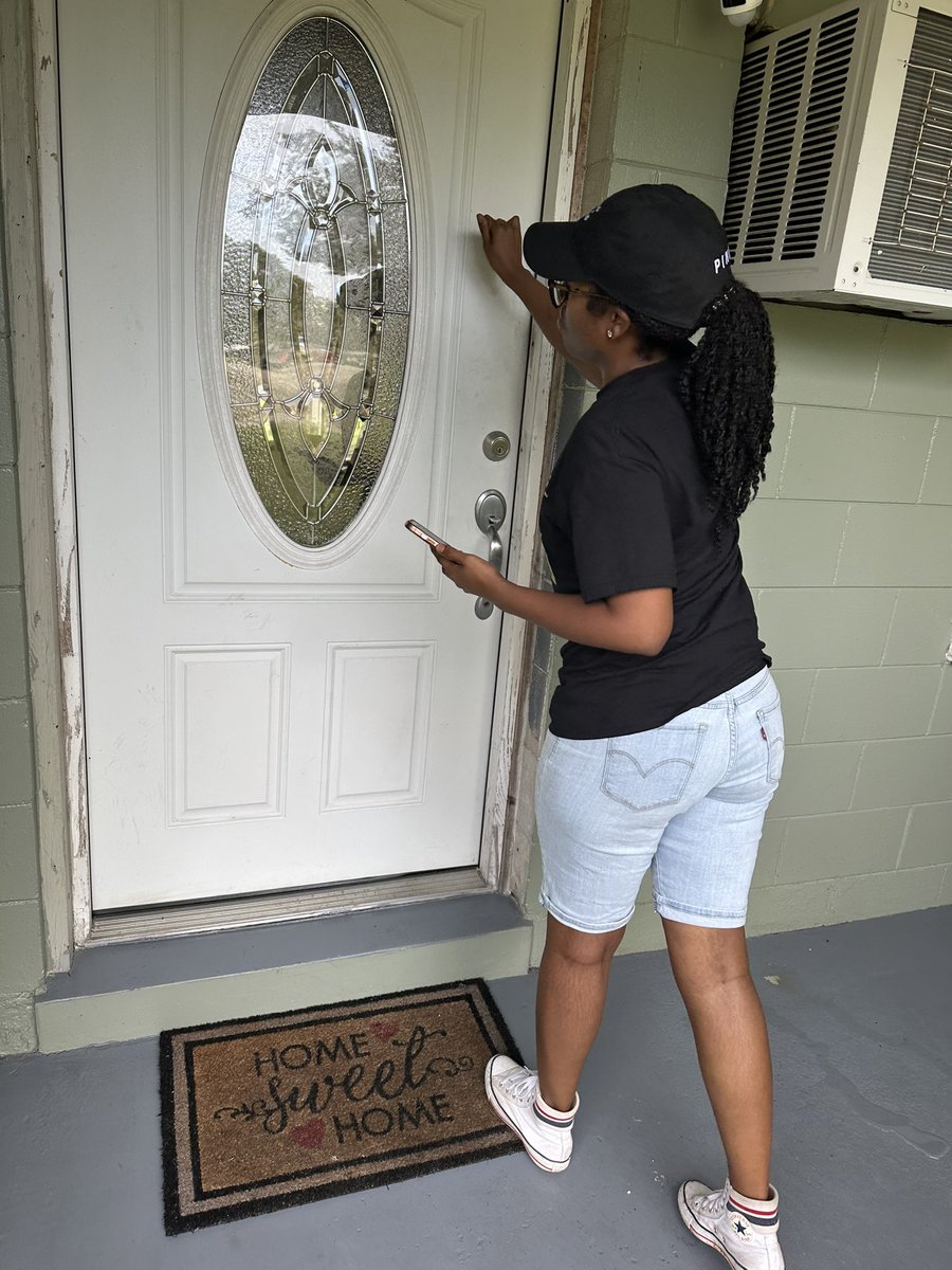 EqualGroundFL's tweet image. 🗳️ Equal Ground is on the ground, knocking doors &amp;amp; encouraging voters to make their voices heard! Polls are open 7AM-7PM. For voting info, visit EGVote.com. If you have issues at the polls, call (866) OUR-VOTE – trained personnel are ready to help. #GetOutTheVote