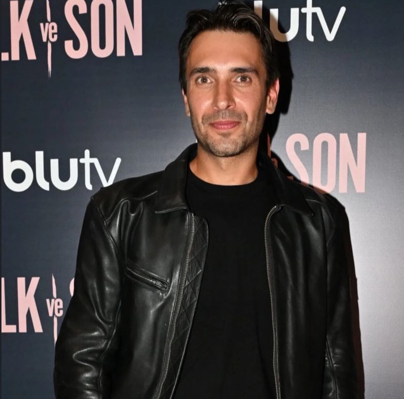 ULAŞ TUNA ASTEPE diye yazılır
KARİZMA diye okunur😮‍💨🔥