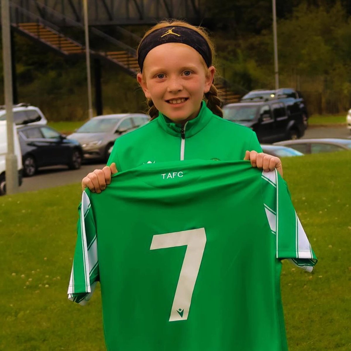 Jamie Fields (@jfieldsy10) on Twitter photo So proud of these 3 superstars.
2 month into Leeds United ETC and playing for her county too.
Killing it for UFSA also for <a href="/TingleyAthletic/">Tingley Athletic FC</a> u11 greens 💚 in Div1
The twins have just finished there 🏉 season too and absolutely ripped in with the U7s what a year for development! So proud of these 3 superstars.
2 month into Leeds United ETC and playing for her county too.
Killing it for UFSA also for <a href="/TingleyAthletic/">Tingley Athletic FC</a> u11 greens 💚 in Div1
The twins have just finished there 🏉 season too and absolutely ripped in with the U7s what a year for development!