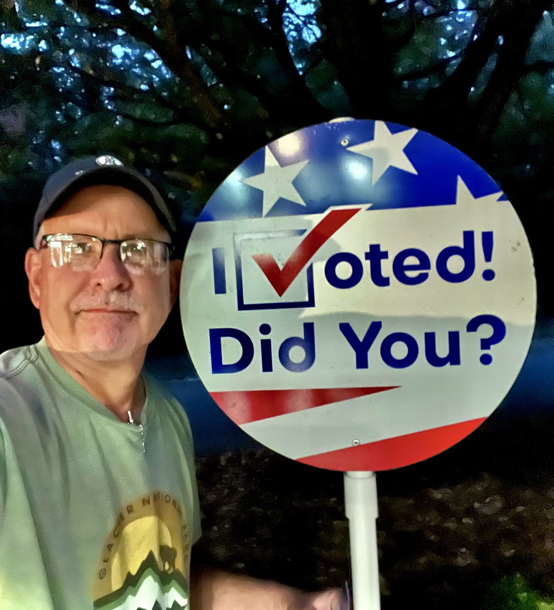 Last year my wife and I bought a house in North Carolina from a Trump supporter who moved to Florida. I’m no math genius but that’s +3 for #Kamala, right?