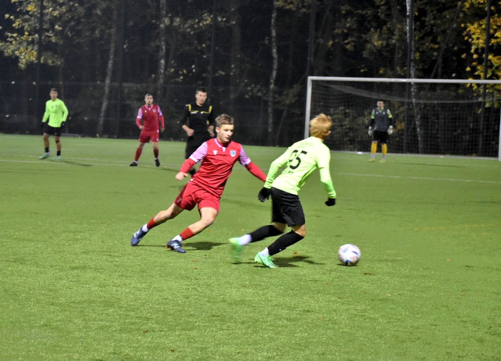 Futbolowamama's tweet photo. Wieczorową porą ⚽️⚽️⚽️
⛳️ Puchar Polski 2024/2025, Śląski ZPN - Katowice
📅 5.11.2024
⏰️ 20:00
🥅 MKS Siemianowiczanka 🆚️ @RozwojKatowice
⚽️ 1️⃣↔️3️⃣
#groundhopping #kibice
#meczyk #football #nizszeligi #naStadion #pucharPolski #NonLeague #nonleguafootball https://t.co/aLmYfFuN2f