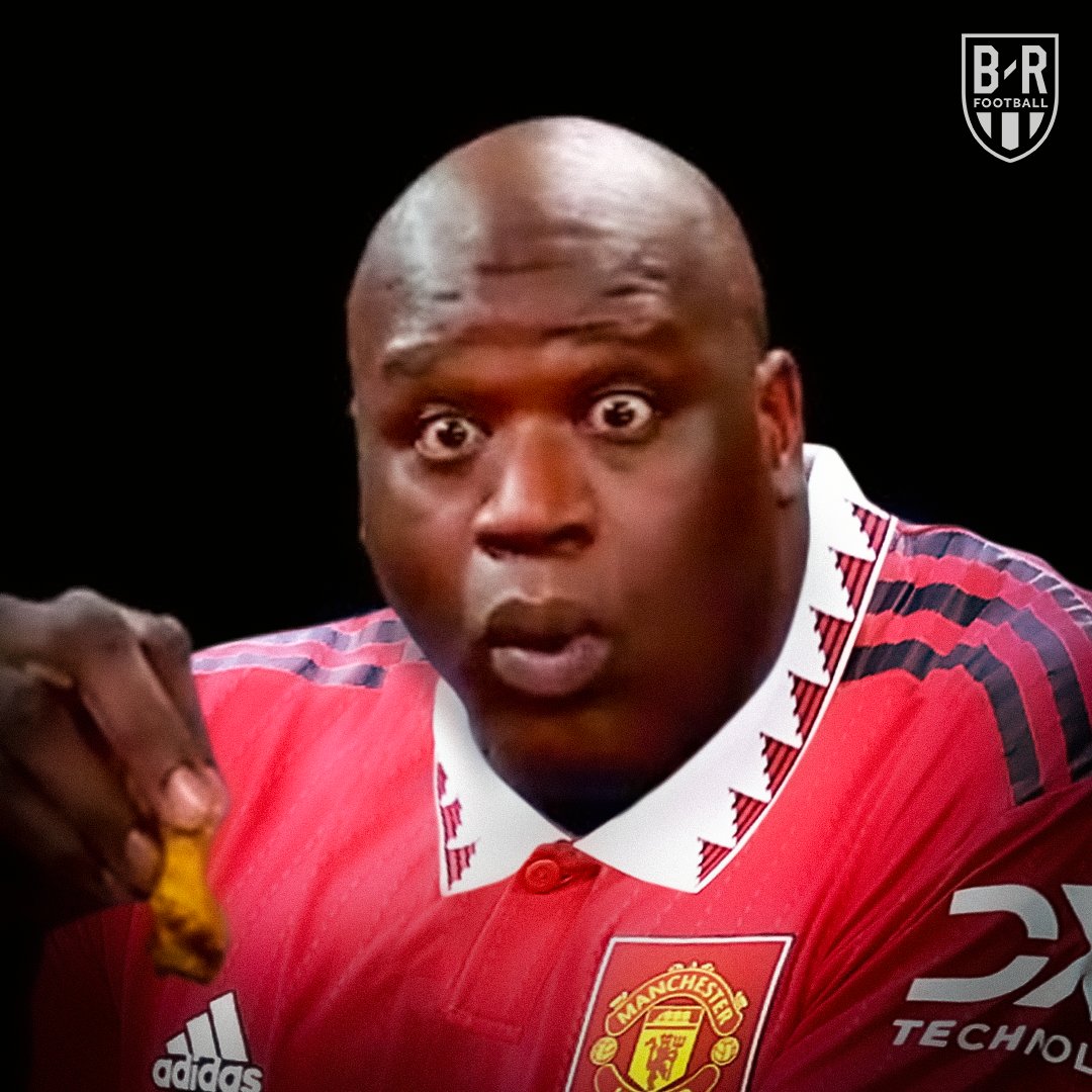 brfootball's tweet photo. Man Utd fans watching Sporting take a 3-1 lead over Man City 😲 https://t.co/jY4E8tbw2r
