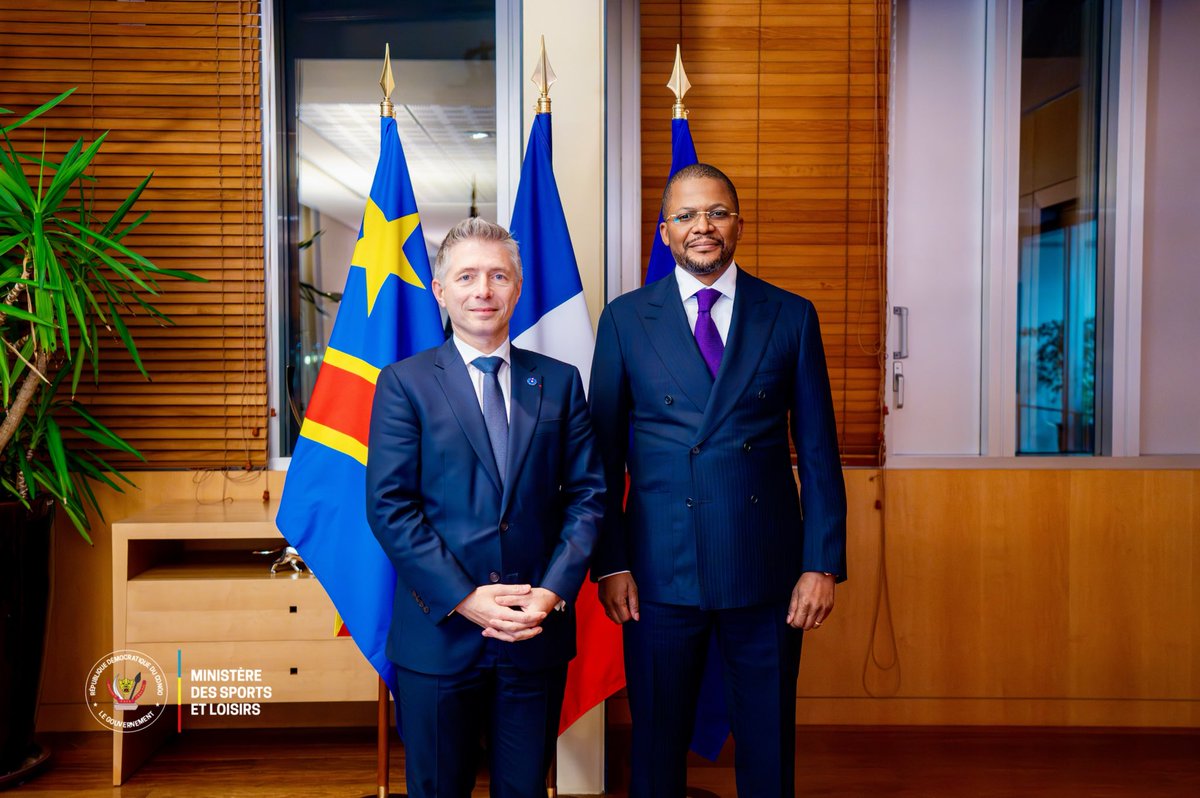 MinSport_Loisir's tweet photo. #SportsRDC Paris, 05 novembre 2024, Le Ministre des Sports et Loisirs, Me Didier Budimbu, a eu un échange fructueux avec son homologue français, Gil Averous. https://t.co/bRuWMFzm9s