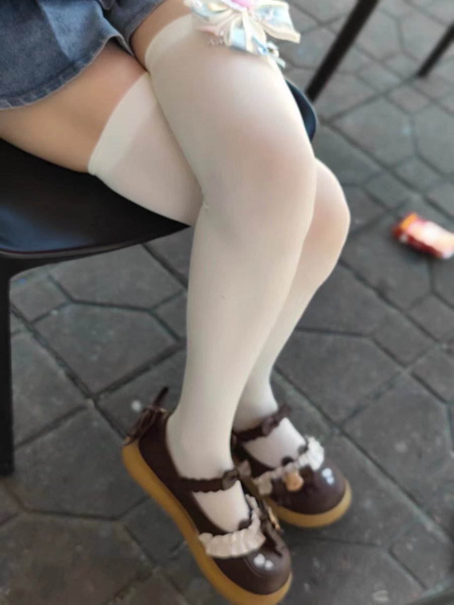 女友的鞋子～有木有人会想射鞋的☆
＃射鞋 ＃lo鞋 ＃反差