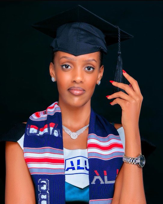 IGIHE (@igihe) on Twitter photo Urwego rw’Ubugenzacyaha <a href="/RIB_Rw/">Rwanda Investigation Bureau</a> rwihanangirije abakomeje gukwirakwiza amakuru batizeye (speculations) ku rupfu rwa Uwanjye Cherissa Tona, uherutse kwitaba Imana ku wa 3 Ugushyingo 2024.
Umuvugizi wa RIB, Dr. <a href="/Murangira_BT/">MURANGIRA B. Thierry</a> yavuze ko bakomeje kubona abantu biha gukora ubusesenguzi Urwego rw’Ubugenzacyaha <a href="/RIB_Rw/">Rwanda Investigation Bureau</a> rwihanangirije abakomeje gukwirakwiza amakuru batizeye (speculations) ku rupfu rwa Uwanjye Cherissa Tona, uherutse kwitaba Imana ku wa 3 Ugushyingo 2024.
Umuvugizi wa RIB, Dr. <a href="/Murangira_BT/">MURANGIRA B. Thierry</a> yavuze ko bakomeje kubona abantu biha gukora ubusesenguzi