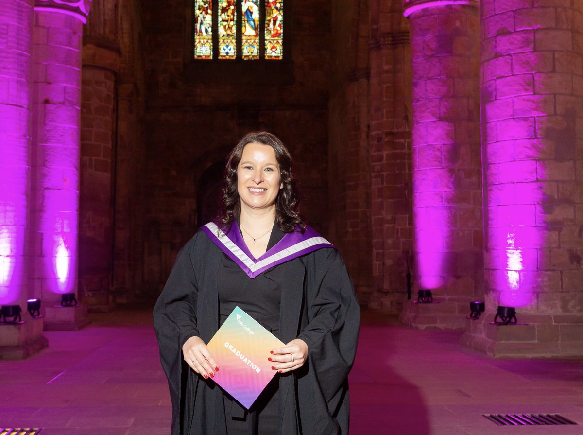 ScholarshipsAS's tweet photo. So proud of Victoria Davies, former George Lauder Bursary winner and guest speaker at todayโs @fifecollege graduation. Fantastic to hear Victoriaโs wonderful story of achievement๐
Apply now ๐ https://t.co/P9sVfbrH8M
@NyScots #FCAlumni https://t.co/nzYHtCwQgN