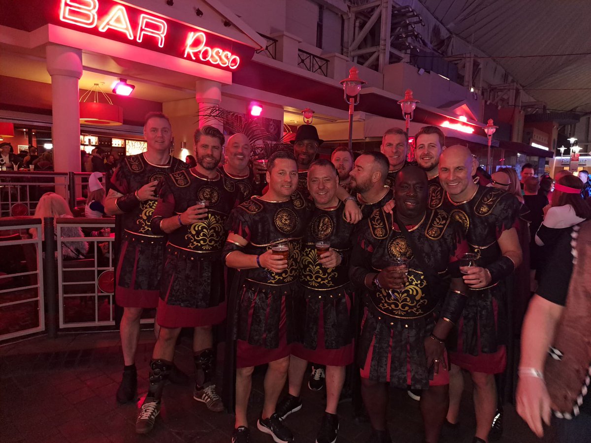 deanbartrip's tweet image. Great weekend just gone with this great bunch of lads, and others, thanks all!🍻👌🏻🍻🕺🏼🍻⚽️ @BigWeekenders