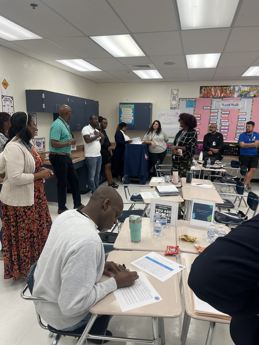 APBoxill's tweet photo. Reading Coach  provides PD on Socratic Seminar -She nailed it, “You have to be up, You have to inspect what you expect! This is not an activity where you can sit!” Sometimes you just have to say it! 🍎@WatkinsSeminol1 @LiteracywithPM @presleycharles https://t.co/er5OuOZZP0