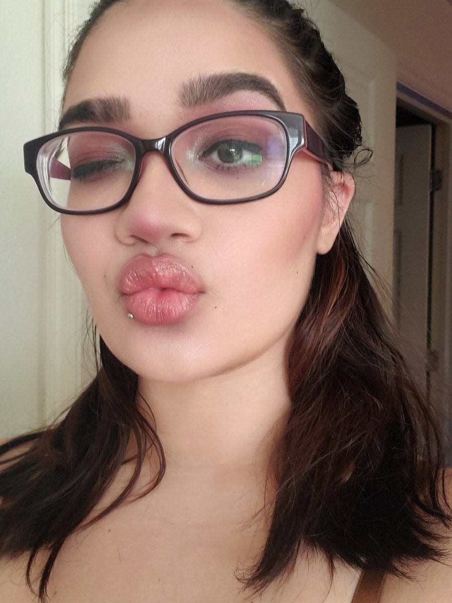 Hey hey...pssst...HEY!

You're doing great 🖤

(Was inspired to do bunny style makeup :3 how do we feel about Ryssa Rabbit?)