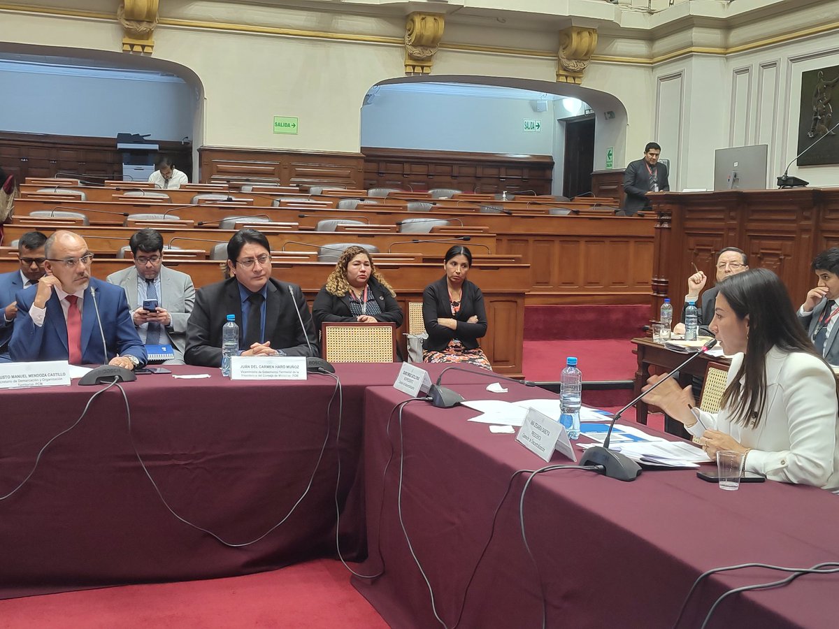 Comisión de Descentralización tweet media