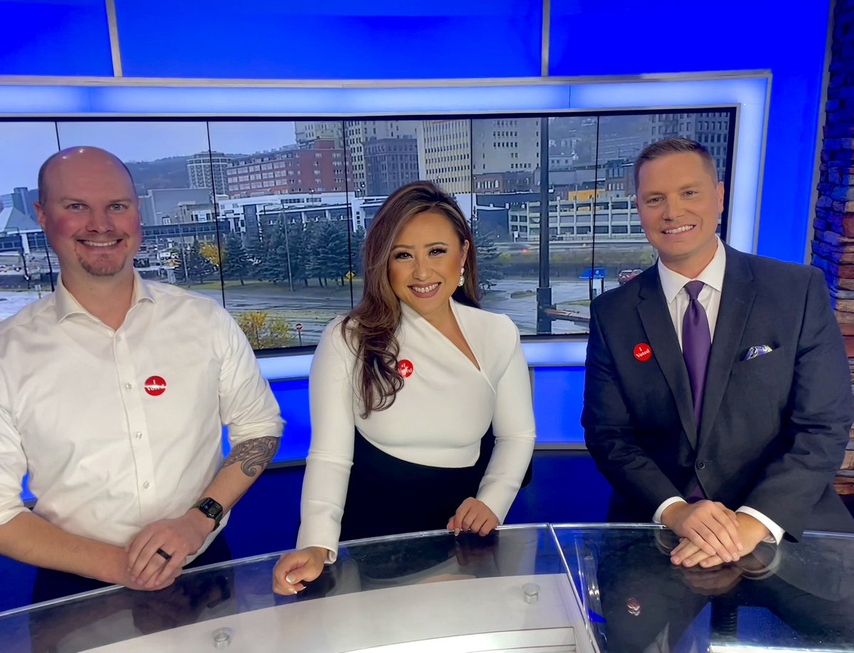 Laura Lee tweet media